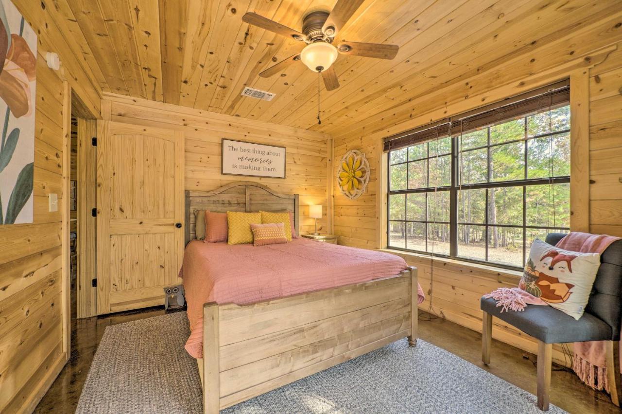 Cabin With Hot Tub And Games, 4 Mi To Beavers Bend! Broken Bow Exterior photo