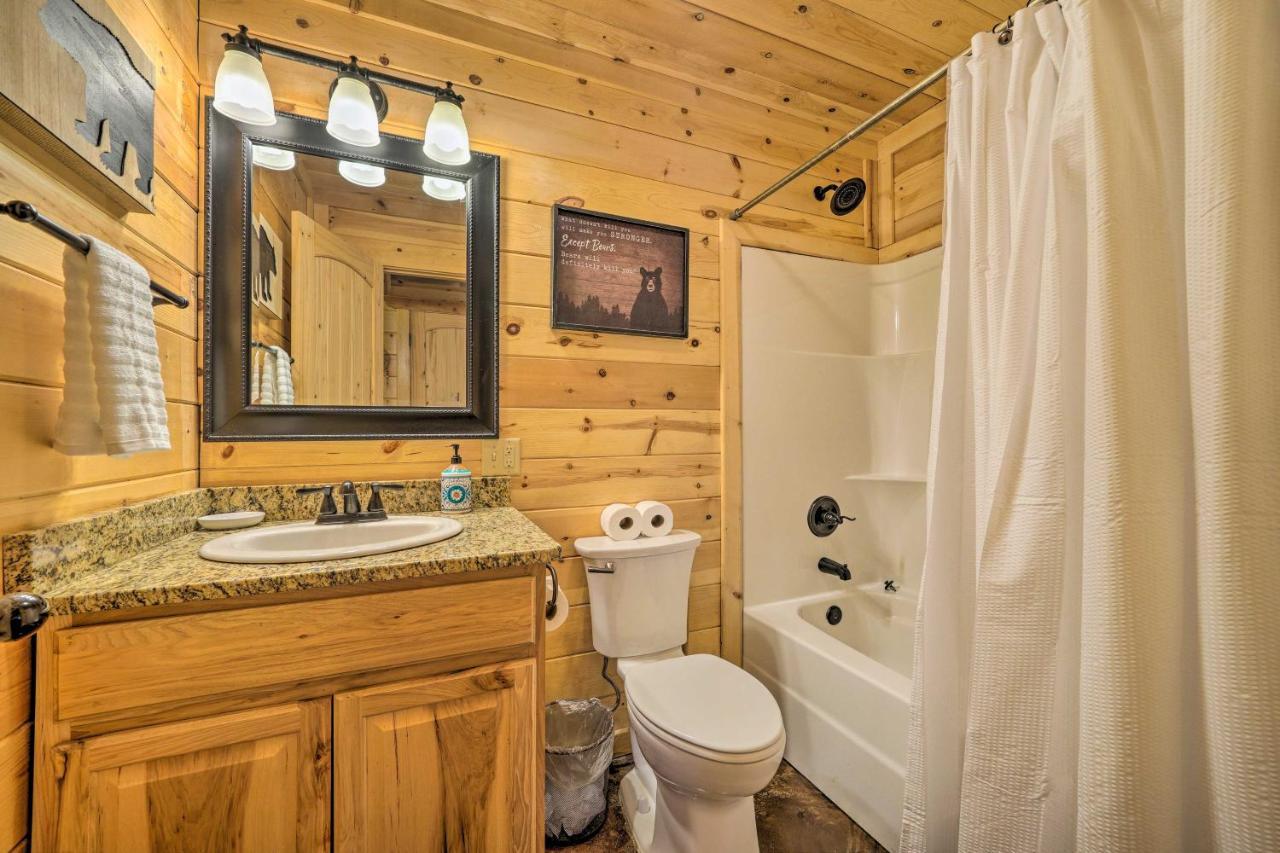Cabin With Hot Tub And Games, 4 Mi To Beavers Bend! Broken Bow Exterior photo